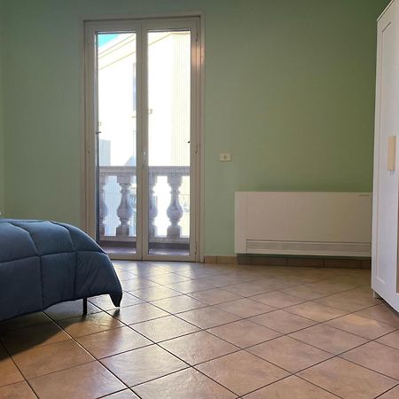 Casa Vacanza Donna Laura Barcellona-Pozzo di Gotto Dış mekan fotoğraf