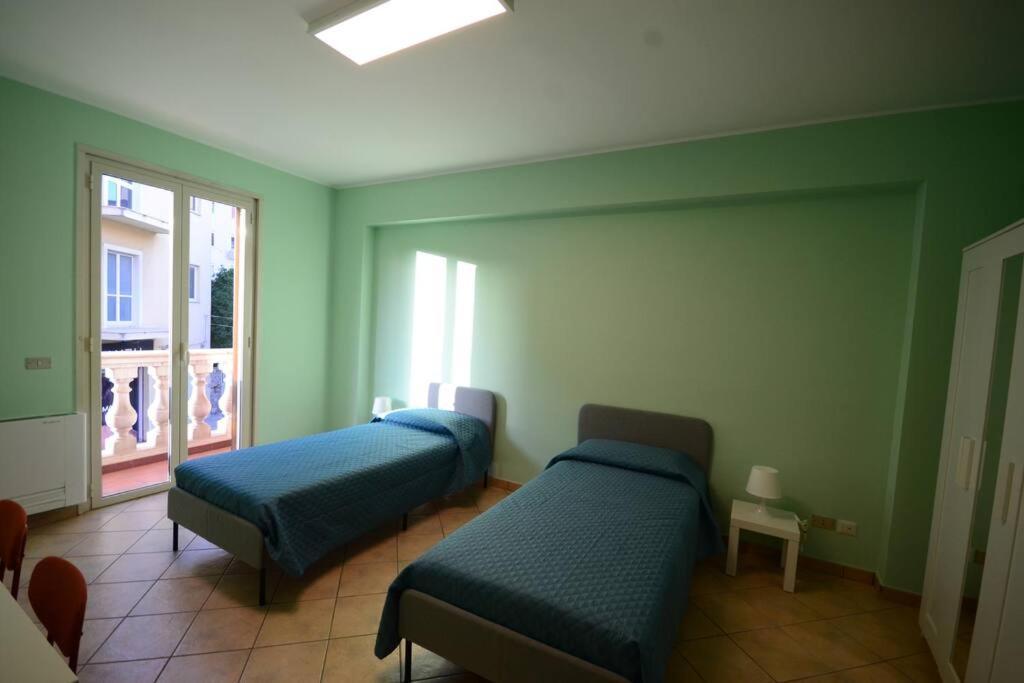 Casa Vacanza Donna Laura Barcellona-Pozzo di Gotto Dış mekan fotoğraf