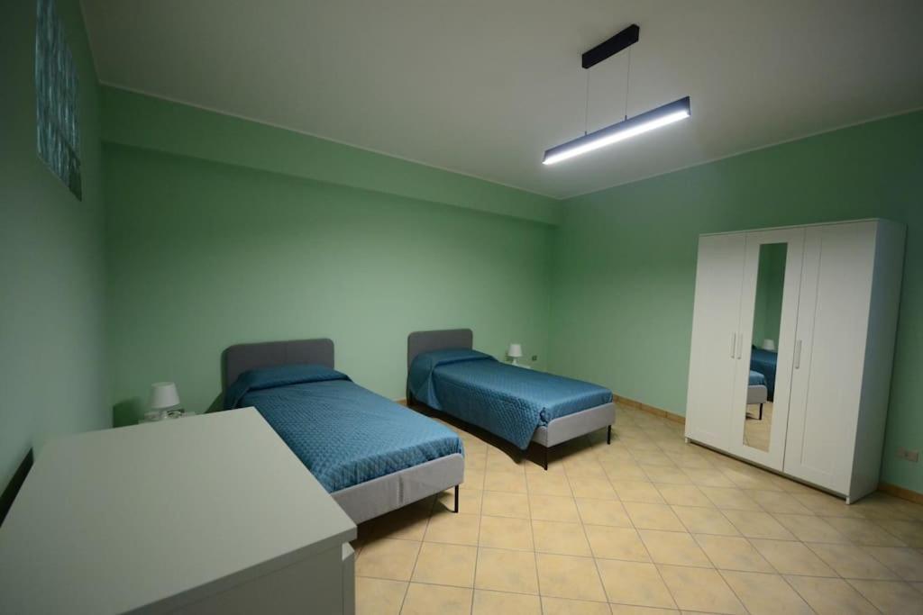 Casa Vacanza Donna Laura Barcellona-Pozzo di Gotto Dış mekan fotoğraf