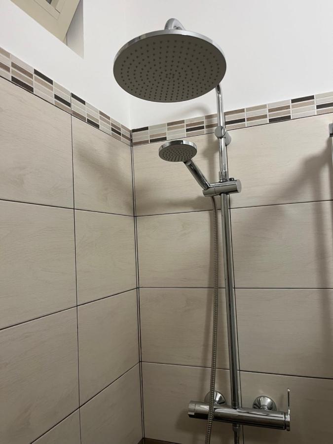Casa Vacanza Donna Laura Barcellona-Pozzo di Gotto Dış mekan fotoğraf